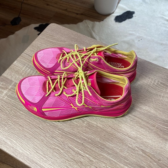 The North Face Ultra TR II Women's Trail Running Shoes Glo Pink, Chiffon Yellow - Picture 6 of 12